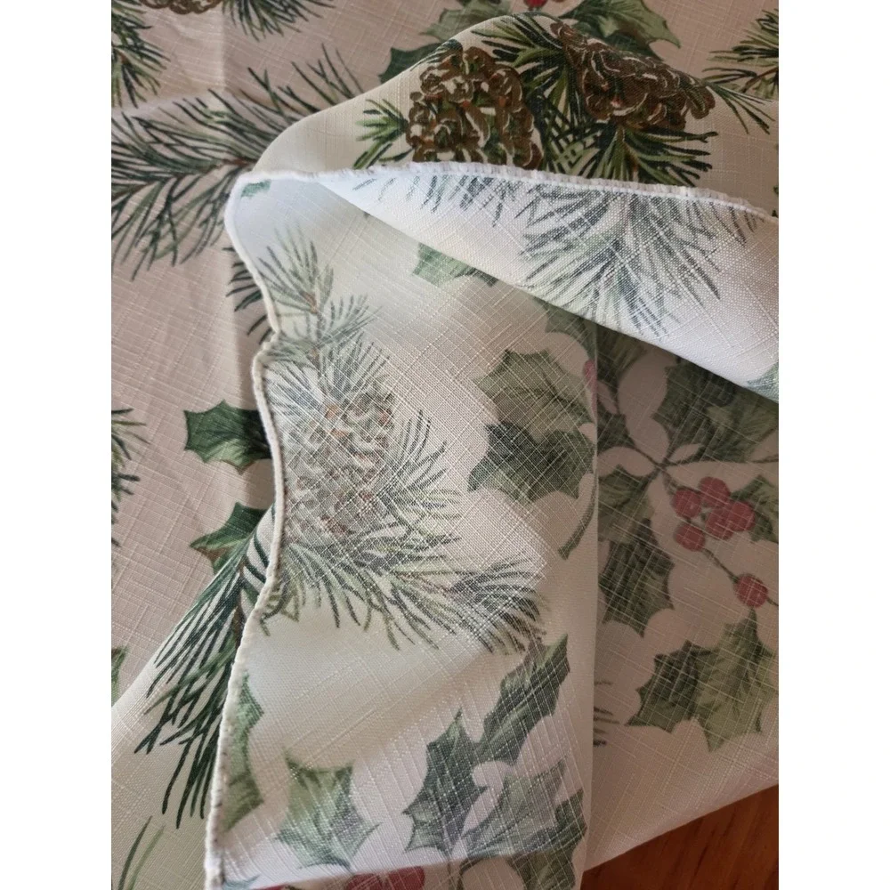 70 Round Christmas Tablecloth Green Holly Pinecones Red Berries Polyester Easy